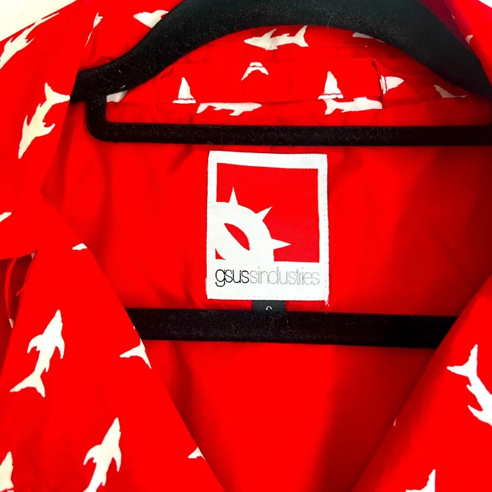 Vintage Red trench coat with white shark print by gsus industries - Picture 5 of 6
